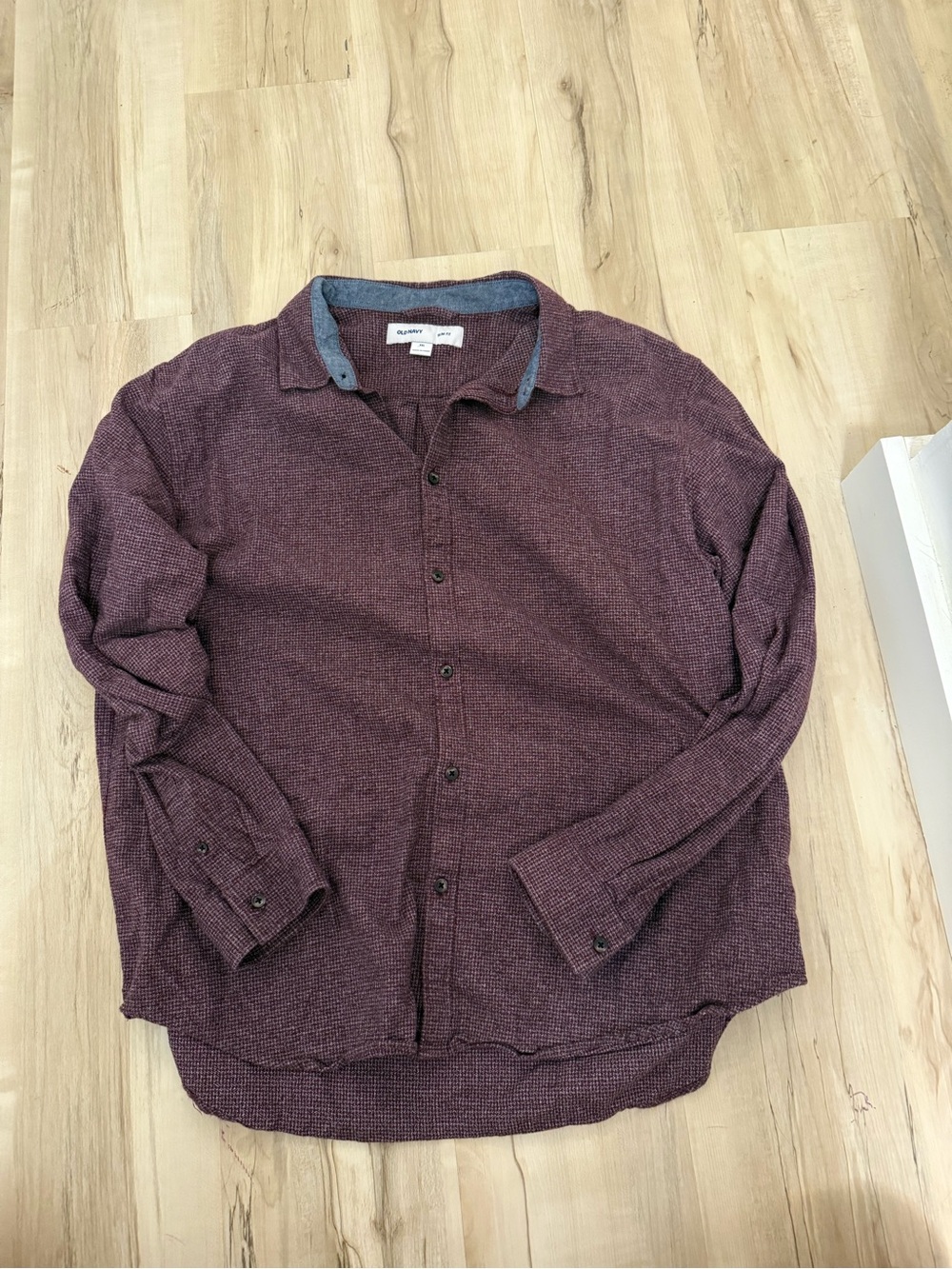 Old Navy Men's Maroon Button-Down Shirt